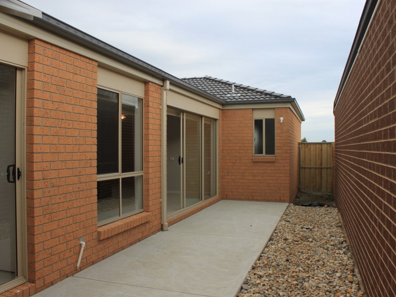 46. Parklink Drive, Cranbourne East VIC 3977