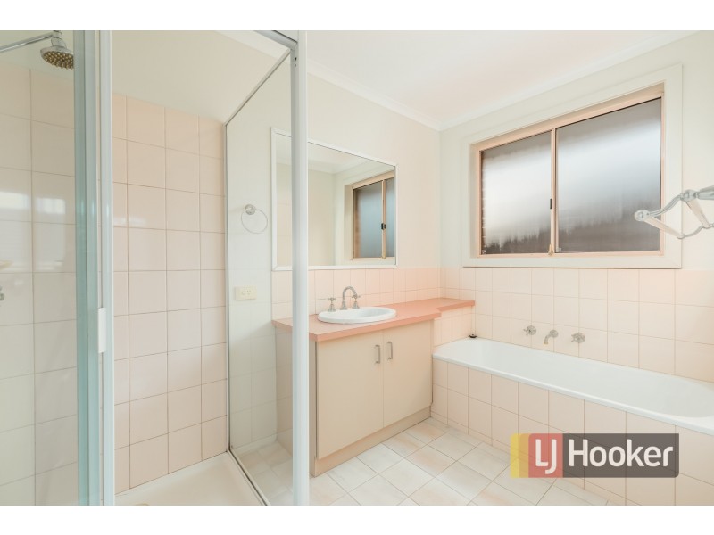 Unit 2/30 Huntington Drive, Hampton Park VIC 3976