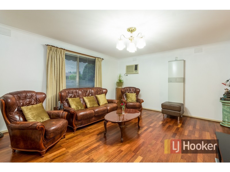 64 Millswyn Avenue, Hampton Park VIC 3976