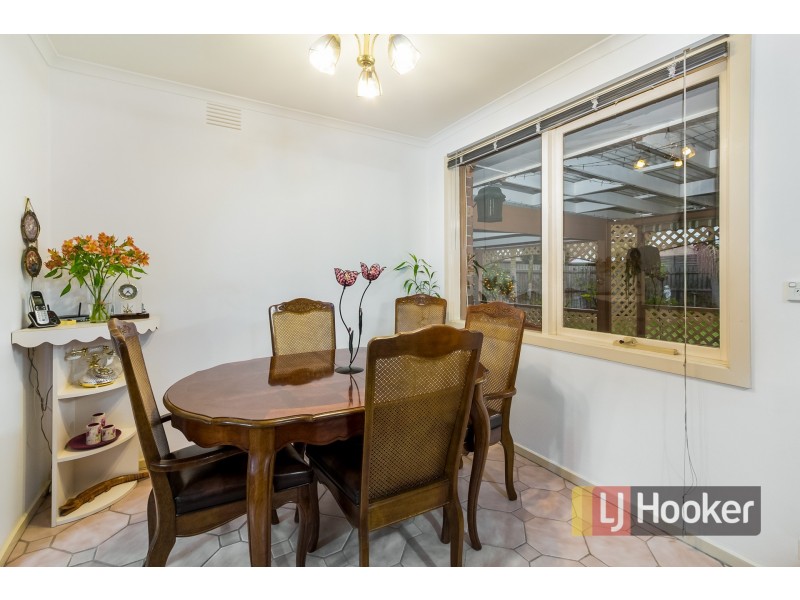 64 Millswyn Avenue, Hampton Park VIC 3976