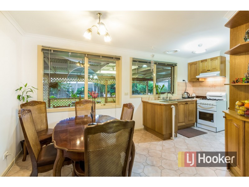 64 Millswyn Avenue, Hampton Park VIC 3976