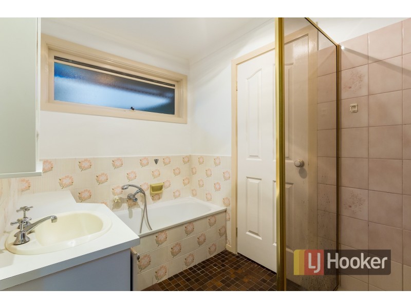 64 Millswyn Avenue, Hampton Park VIC 3976