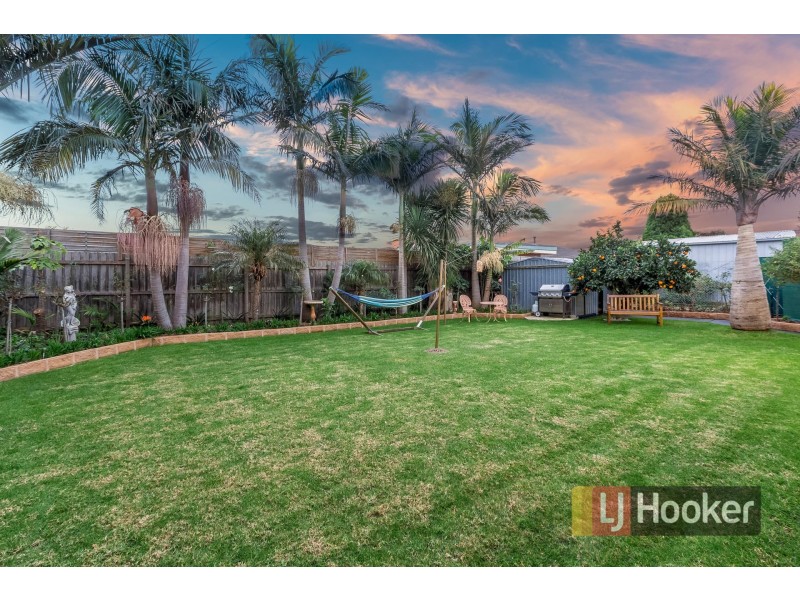 64 Millswyn Avenue, Hampton Park VIC 3976