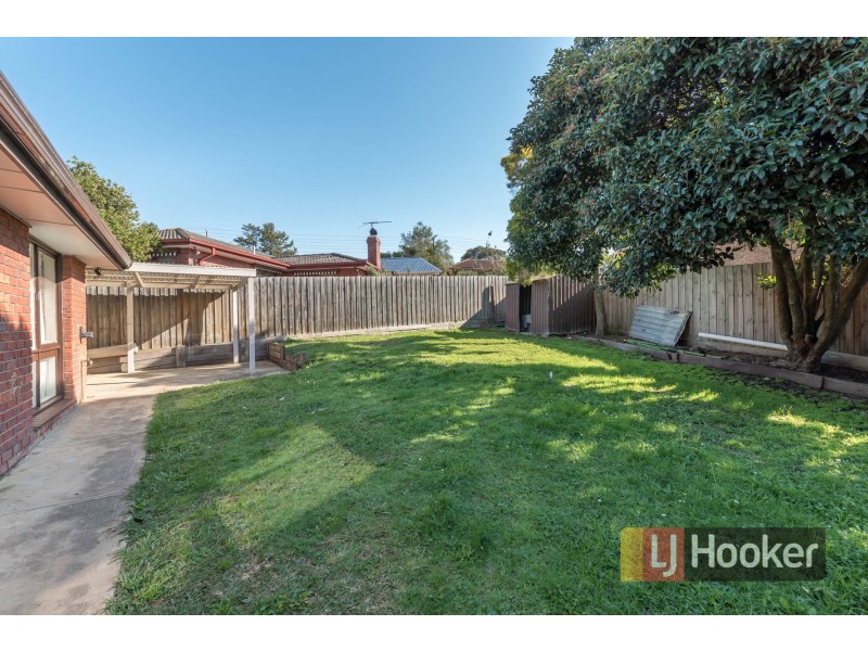 8. Hanover Court, Endeavour Hills VIC 3802