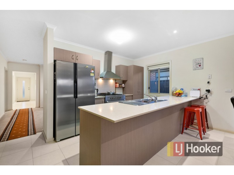 38 Pomegranate Way, Pakenham VIC 3810
