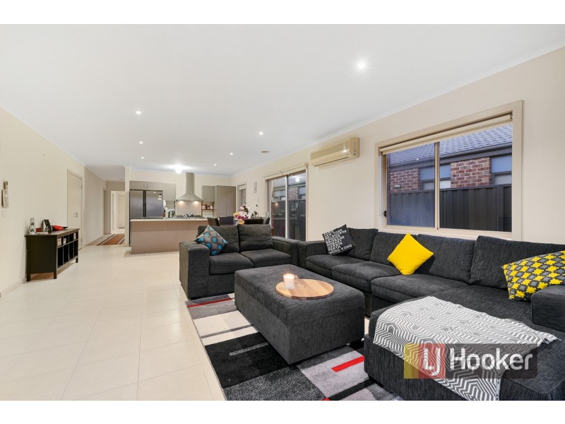 38 Pomegranate Way, Pakenham VIC 3810