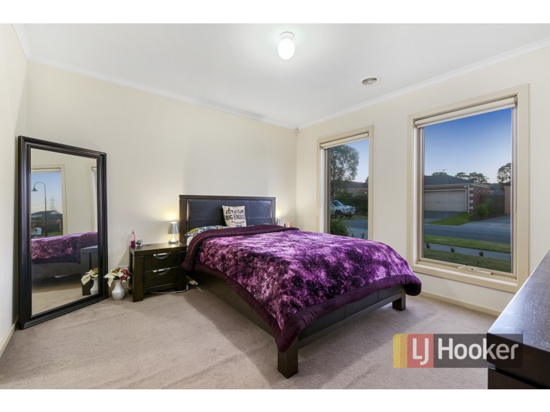 38 Pomegranate Way, Pakenham VIC 3810