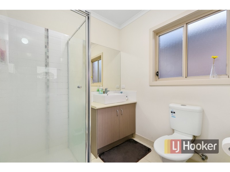 38 Pomegranate Way, Pakenham VIC 3810