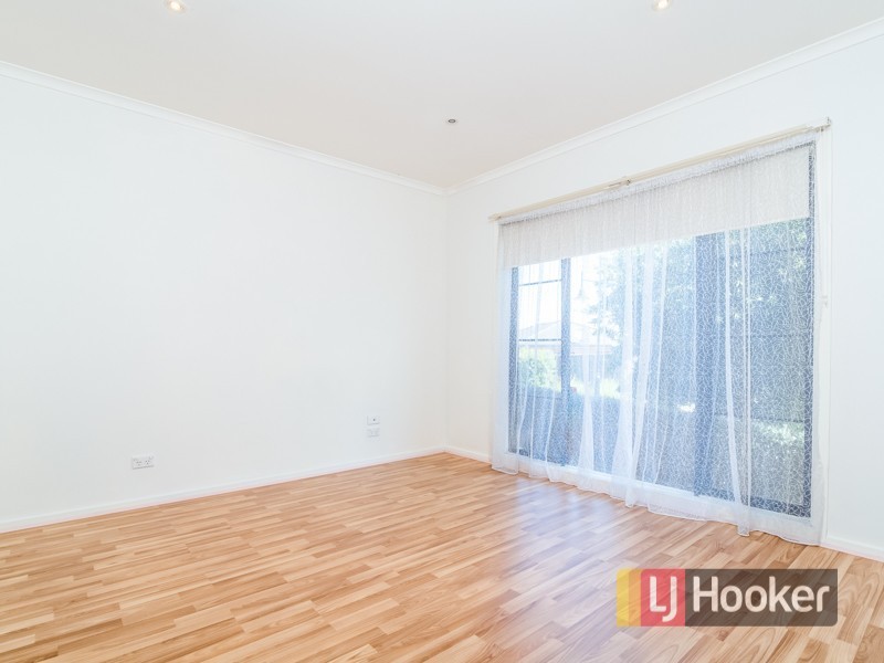 Unit 8/21. Kingfisher Drive, Doveton VIC 3177