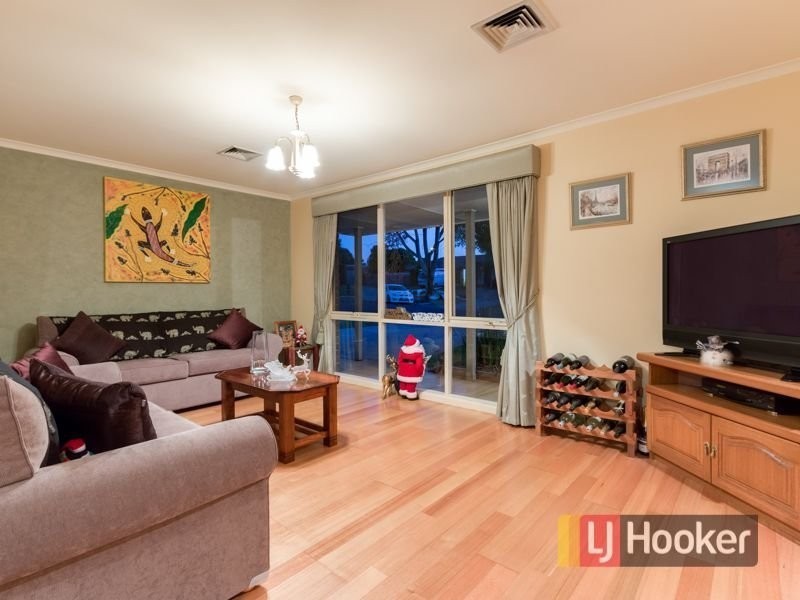 11 Wynette Close, Hampton Park VIC 3976