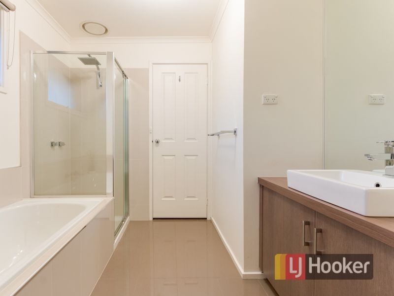 11 Wynette Close, Hampton Park VIC 3976