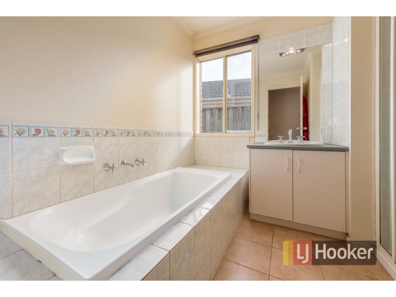 50 Kingston Avenue, Narre Warren South VIC 3805