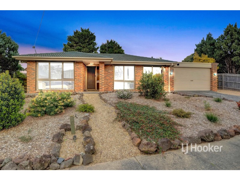 8 Brentnall Court, Hampton Park VIC 3976