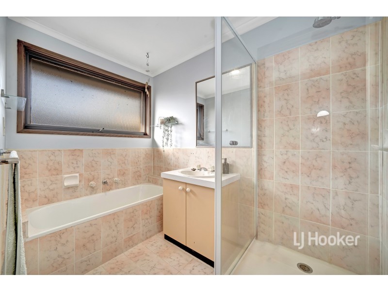 8 Brentnall Court, Hampton Park VIC 3976