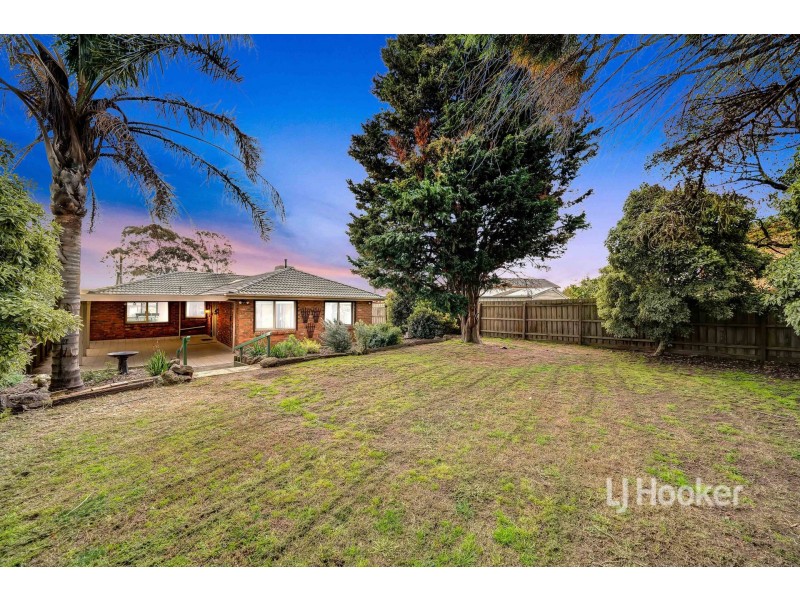 8 Brentnall Court, Hampton Park VIC 3976