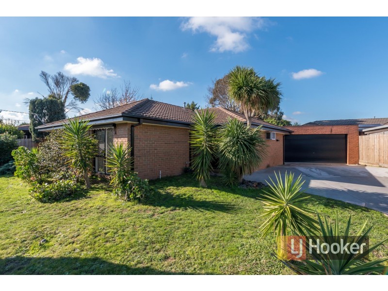 32 Meredith Crescent, Hampton Park VIC 3976