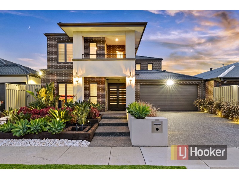 19 Dash Drive, Cranbourne East VIC 3977