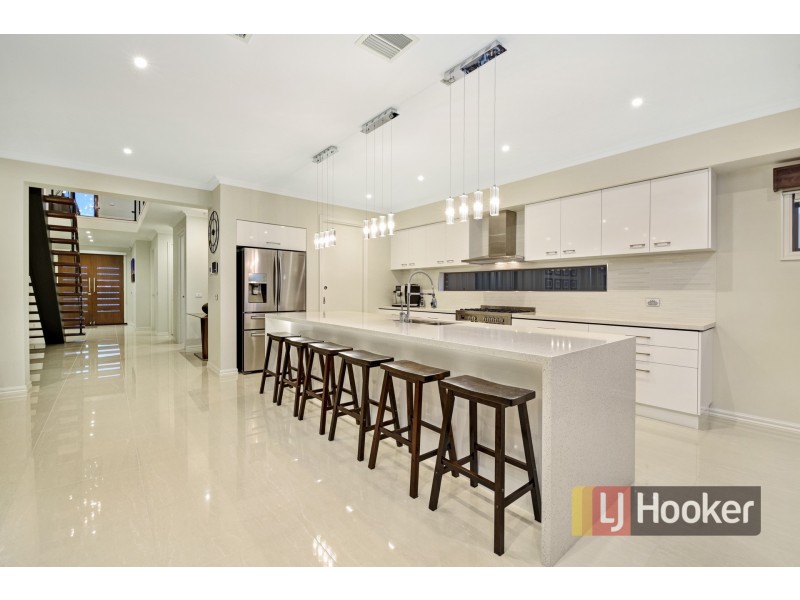 19 Dash Drive, Cranbourne East VIC 3977