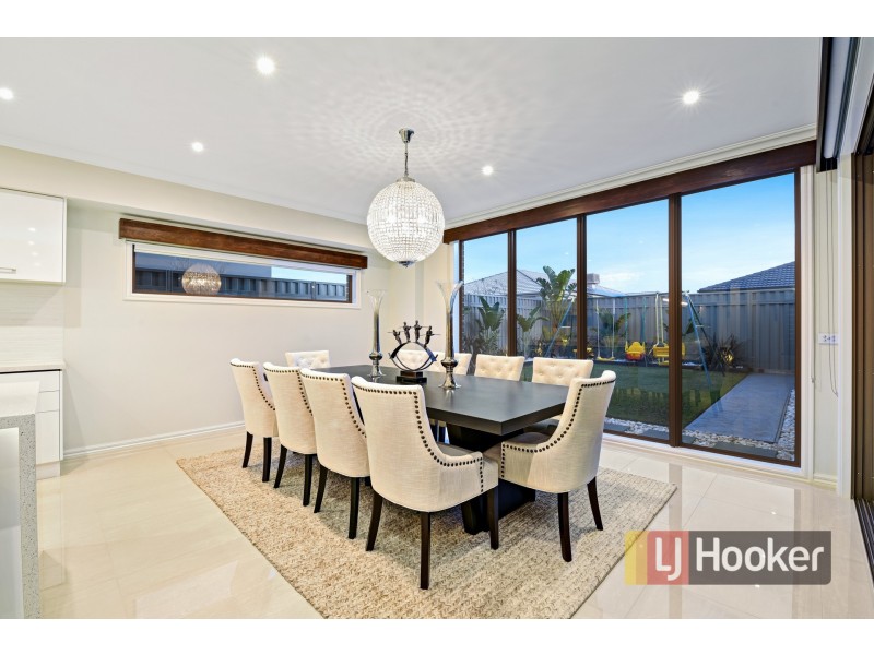 19 Dash Drive, Cranbourne East VIC 3977