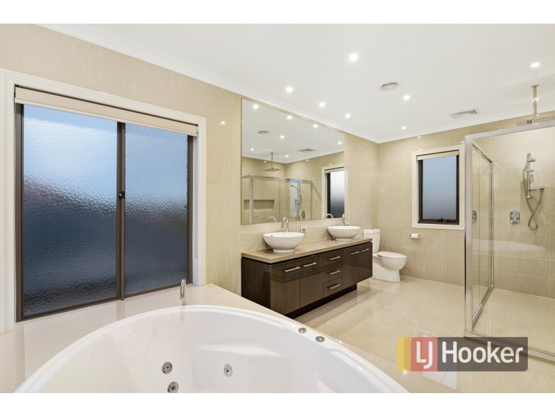 19 Dash Drive, Cranbourne East VIC 3977