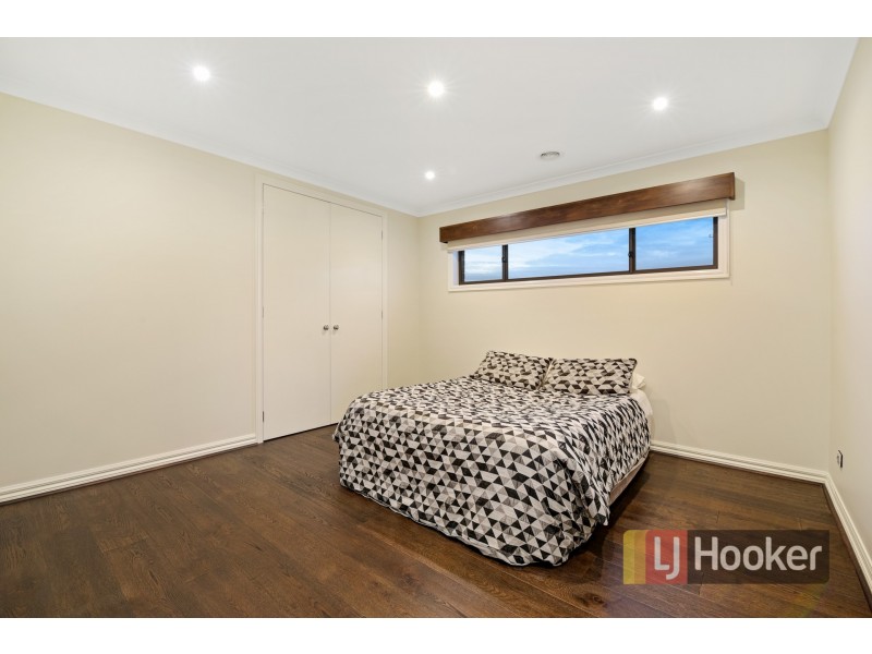 19 Dash Drive, Cranbourne East VIC 3977