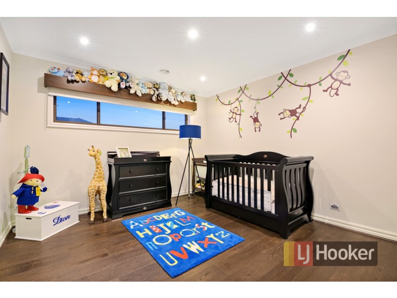 19 Dash Drive, Cranbourne East VIC 3977