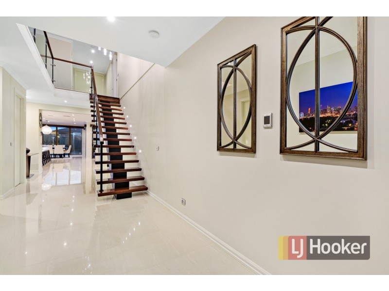 19 Dash Drive, Cranbourne East VIC 3977