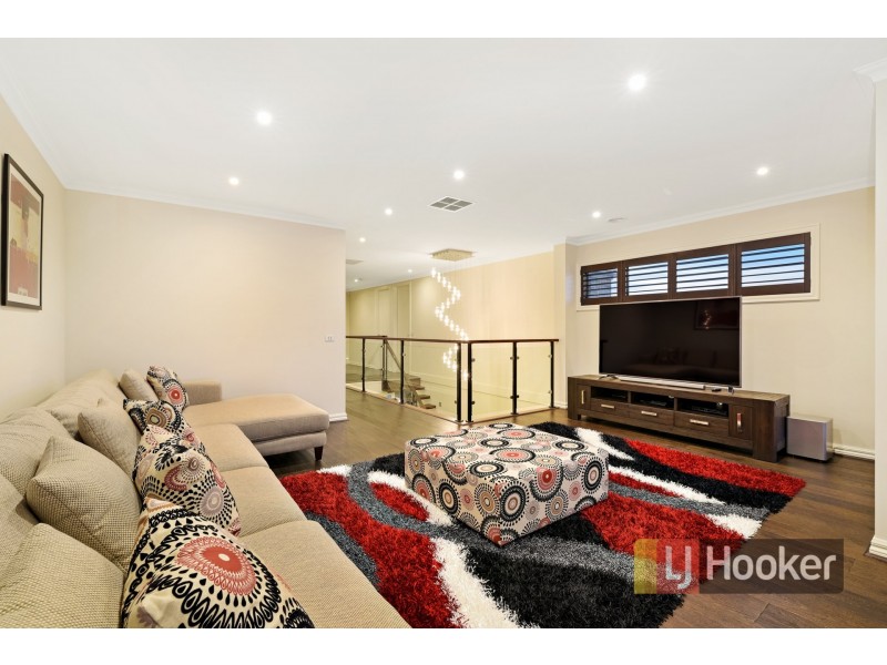 19 Dash Drive, Cranbourne East VIC 3977