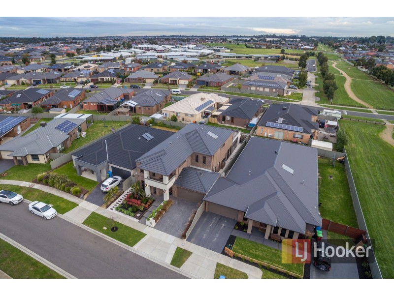 19 Dash Drive, Cranbourne East VIC 3977