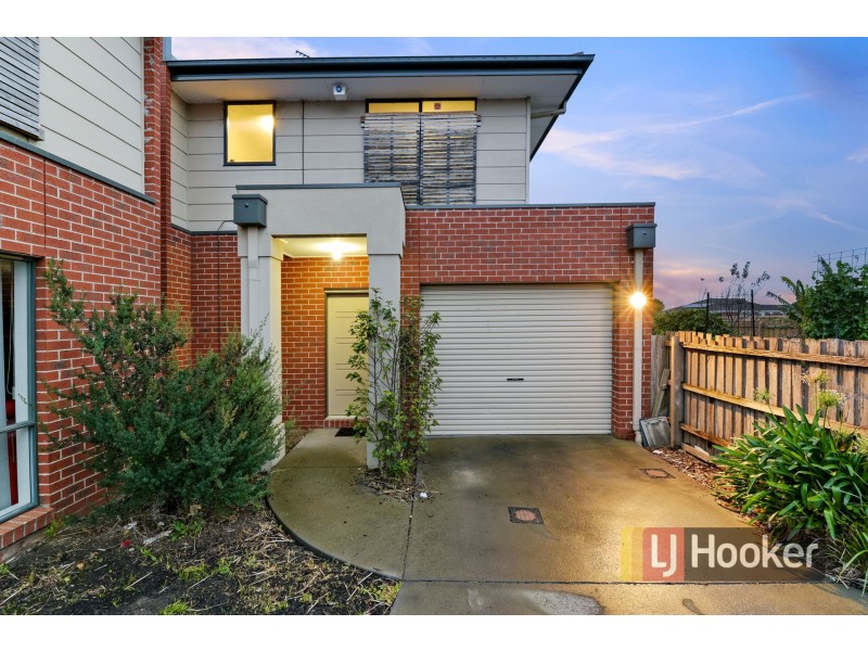 3/30 Simon Court, Hampton Park VIC 3976