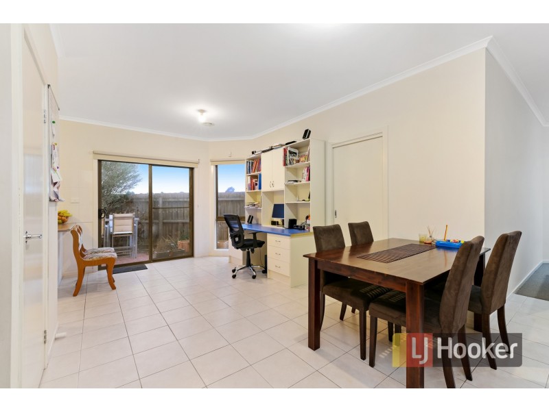 3/30 Simon Court, Hampton Park VIC 3976
