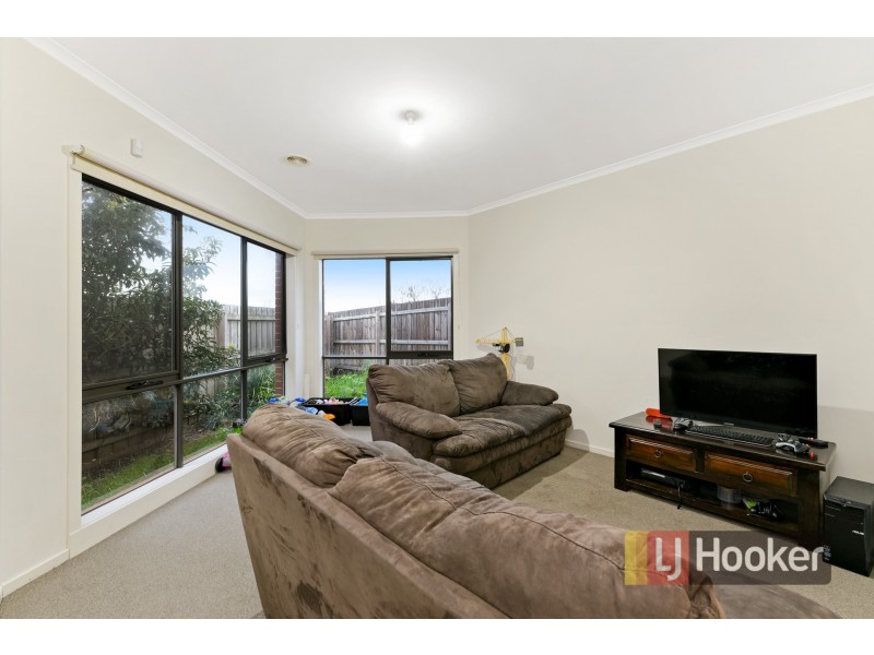 3/30 Simon Court, Hampton Park VIC 3976