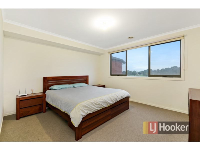 3/30 Simon Court, Hampton Park VIC 3976