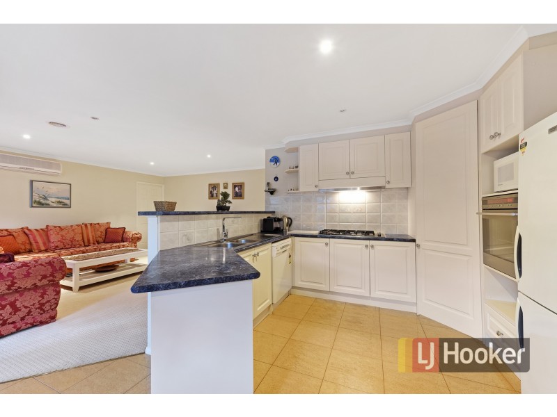 16 Pallidus Way, Narre Warren VIC 3805