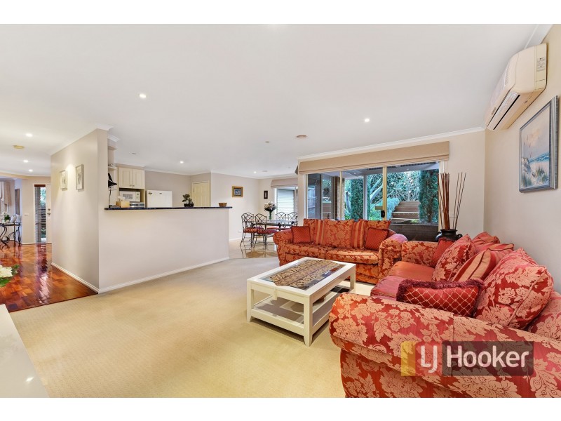 16 Pallidus Way, Narre Warren VIC 3805