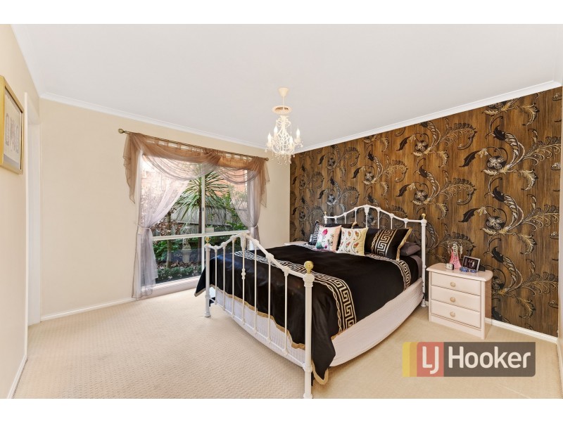 16 Pallidus Way, Narre Warren VIC 3805