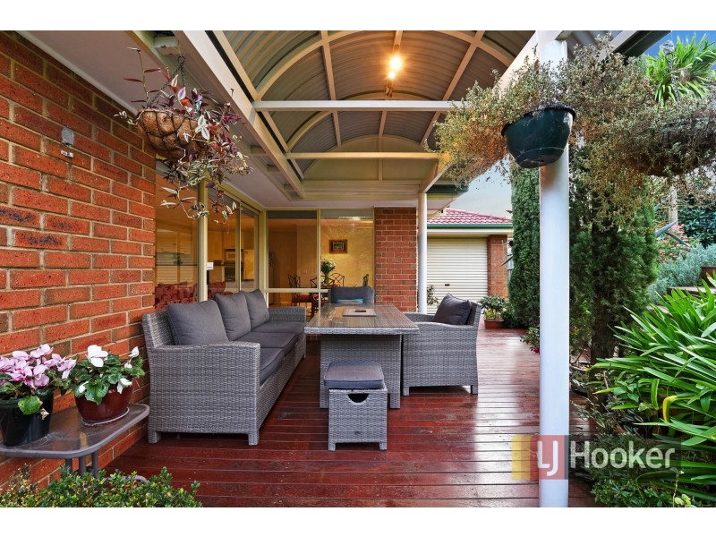 16 Pallidus Way, Narre Warren VIC 3805