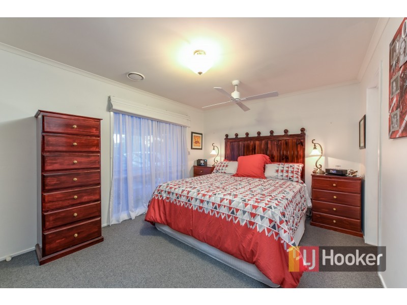 15 Kirkwood Crescent, Hampton Park VIC 3976