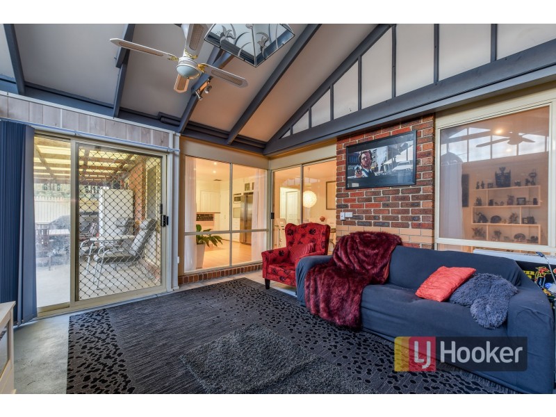 15 Kirkwood Crescent, Hampton Park VIC 3976