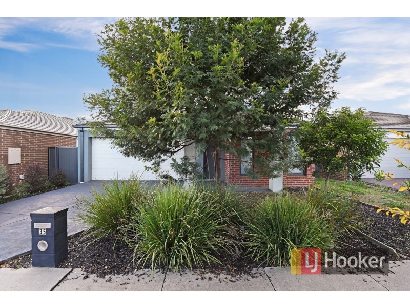 35 Morphetville Street, Clyde North VIC 3978