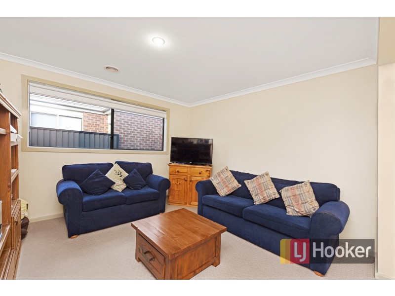 35 Morphetville Street, Clyde North VIC 3978