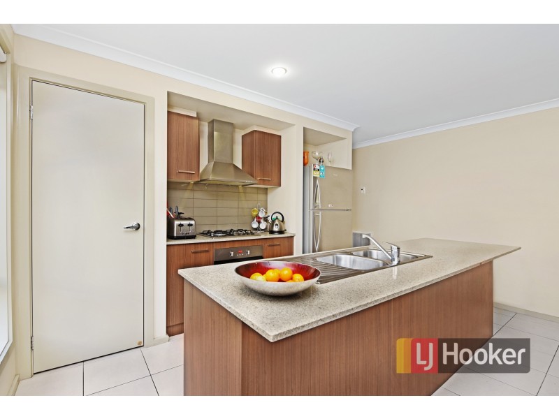 35 Morphetville Street, Clyde North VIC 3978