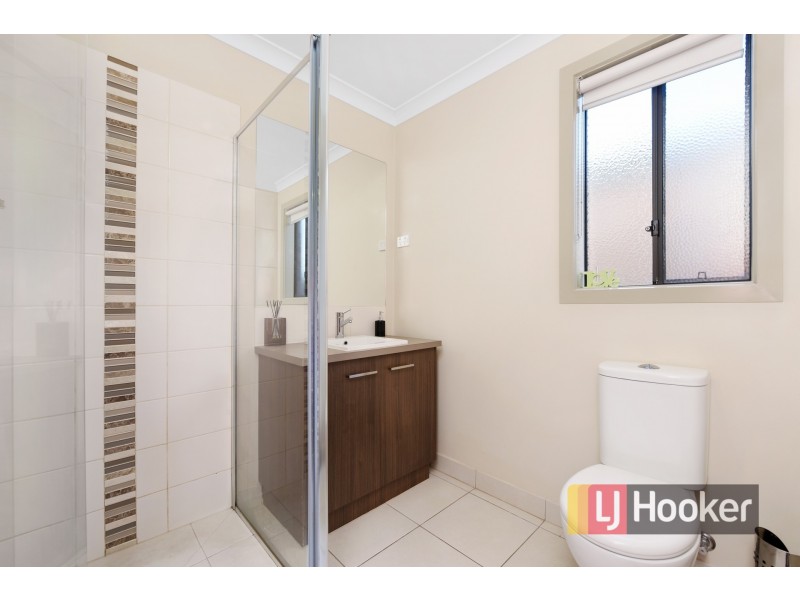 35 Morphetville Street, Clyde North VIC 3978