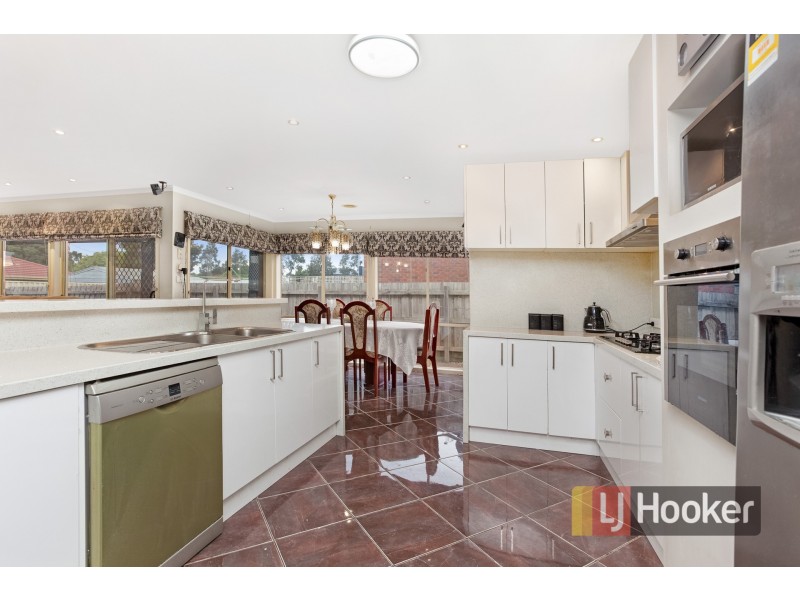 10 Rendell Place, Hampton Park VIC 3976