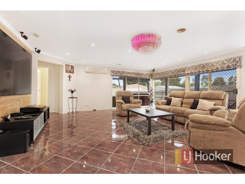 10 Rendell Place, Hampton Park VIC 3976