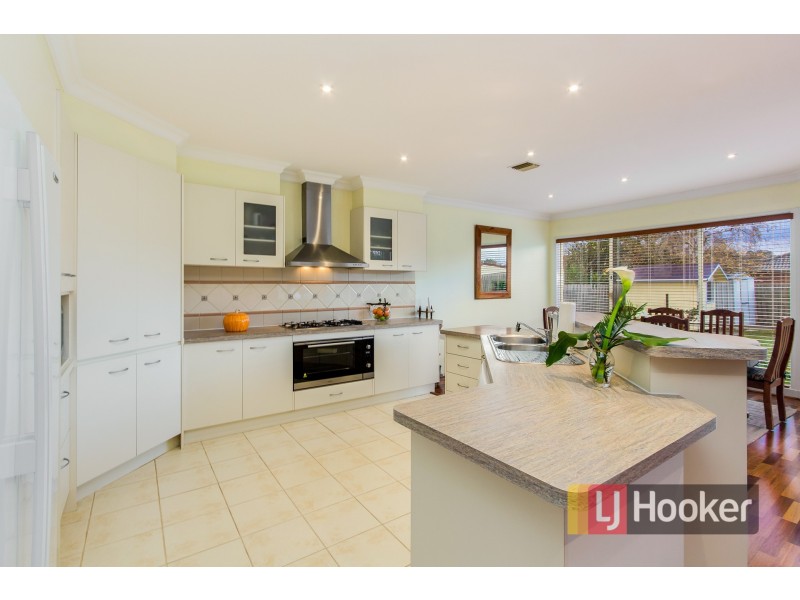 4 Byron Court, Narre Warren South VIC 3805