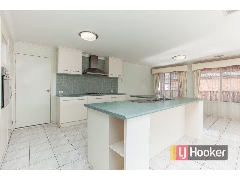 8 Oliver Court, Narre Warren South VIC 3805