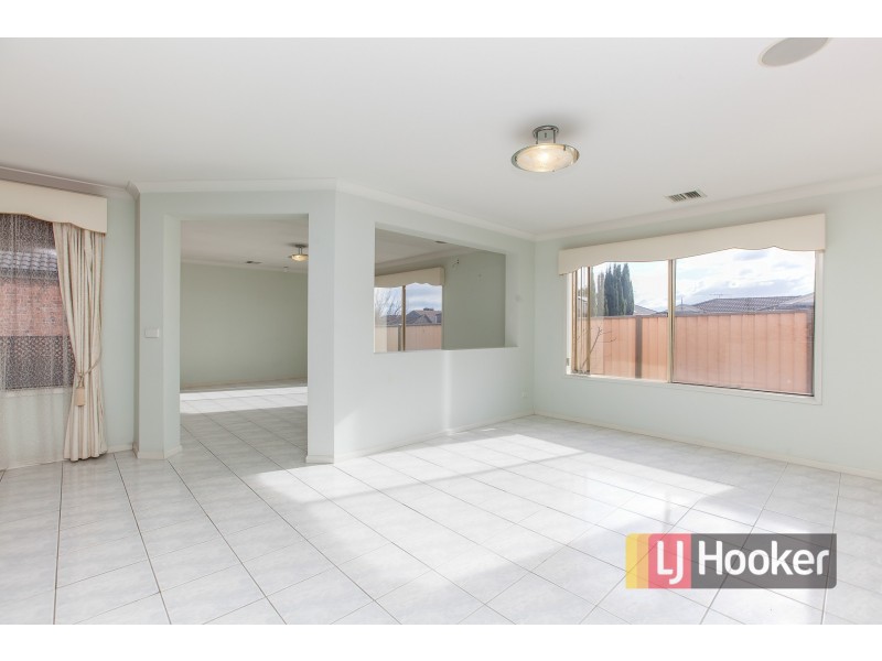 8 Oliver Court, Narre Warren South VIC 3805