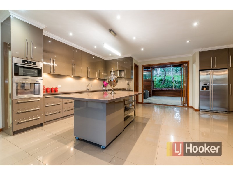 63-65 Churchill Park Drive, Endeavour Hills VIC 3802