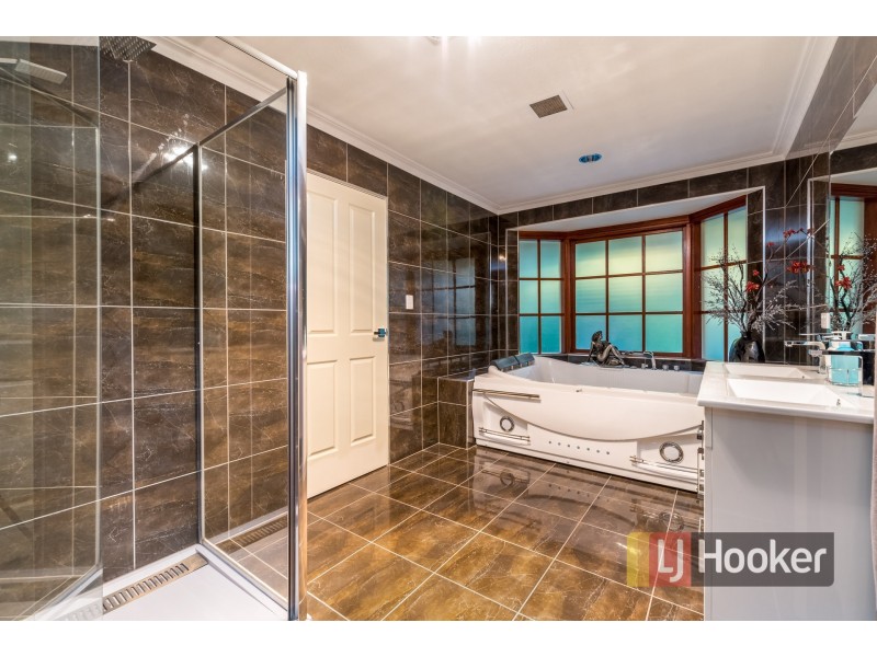 63-65 Churchill Park Drive, Endeavour Hills VIC 3802